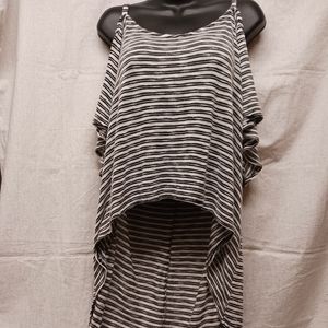 Cold shoulder high low top